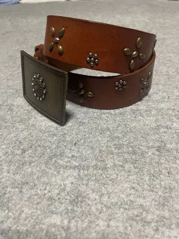 빈티지 아메리칸 이글 스터드 벨트