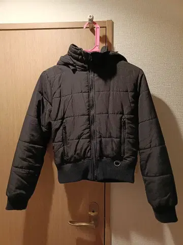 후드 부착 숏 기장 다운 자켓