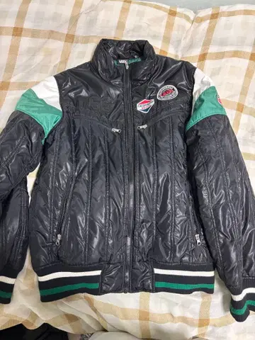 VANS 나일론 자켓 (두 벌 구매 시 2000 off)