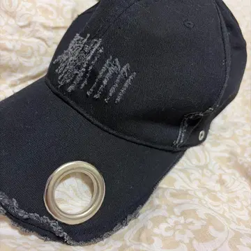 GRANCY 아이렛 디자인 데미지 캡 블랙