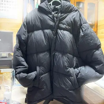 RVCA 블랙 다운 자켓 후드 부착