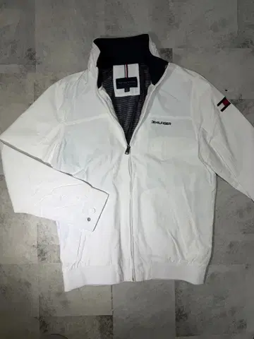 타미힐피거 화이트 자켓