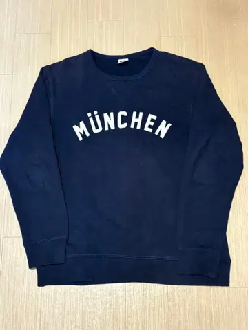 러셀 애슬레틱 뮌헨 로고 맨투맨 네이비 L