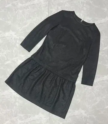 23구 절개 니트 원피스 36 블랙 울 7부 소매 차콜 그레이