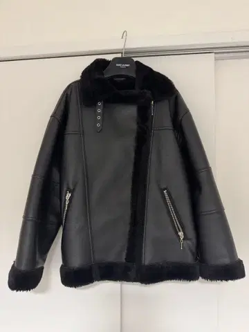 jouetie 블랙 퍼(fur) 부착 라이더 자켓