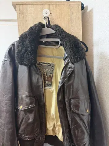 GROWL 브라운 가죽 플라이트 자켓