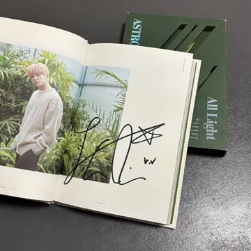 ASTRO All Light 진진 친필 사인