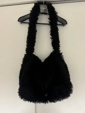 X-girl 퍼 숄더백 블랙