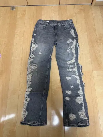 ZARA 데미지 가공 스트레이트 데님 32