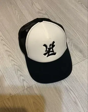 LUCE LAVIA 트래커 캡