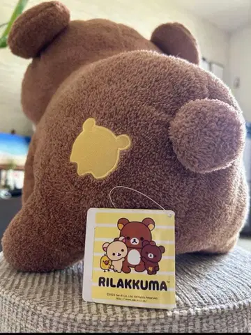 리락쿠마 차이로이코구마의 네 발 봉제 인형 XL 프리미엄