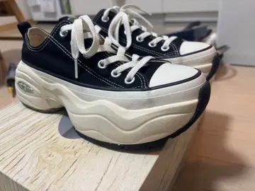 Converse 통굽 스니커즈 블랙/화이트