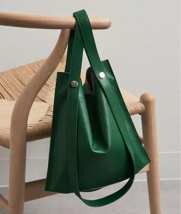 BEAURE 새상품급 그린 가죽 토트백