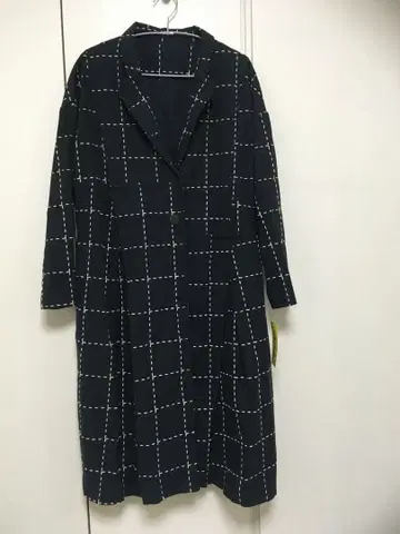 새상품 자수 롱 코트