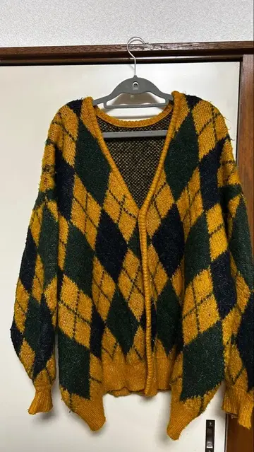 [ 완판템 ] Perush 아가일 니트 가디건