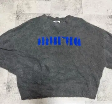 MURUA 그레이 크롭 스웨터 로고