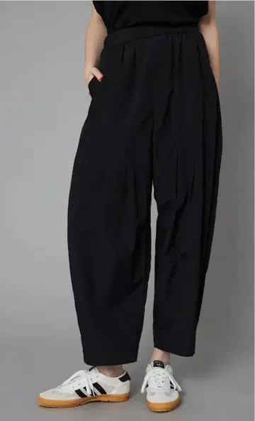 HeRIN.CYE Balloon Pants 벌룬 팬츠 블랙