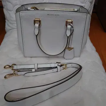 새상품급 MICHAEL KORS 화이트 핸드백 숄더백