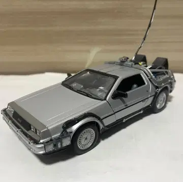 WELLY 1/24 데로리안 DMC-12 백 투 더 퓨처