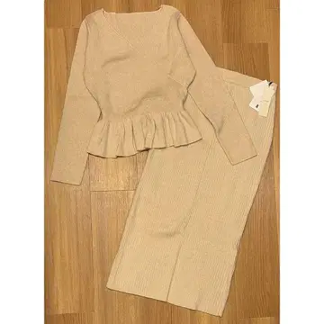 새상품 리젝시 니트 타이트 스커트 디자인 니트탑 셋업