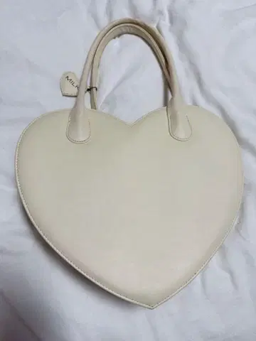 milk 하트 백 크림