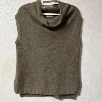 BEATRICE 페럿 터틀넥 니트 베스트 38