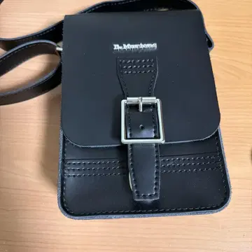 닥터마틴 숄더백