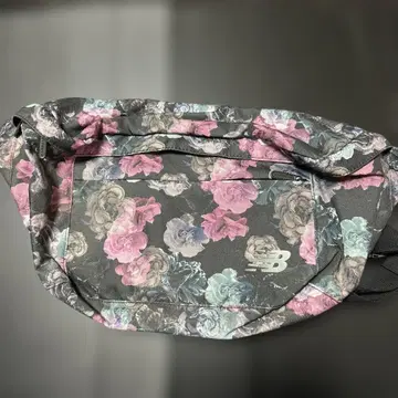 뉴발란스 바디백 웨스트 파우치 꽃무늬