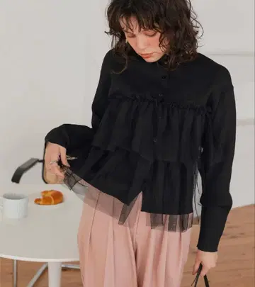 티어드 프릴 니트 가디건