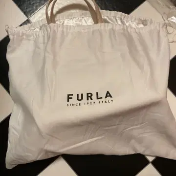 FURLA 베이지 가죽 핸드백