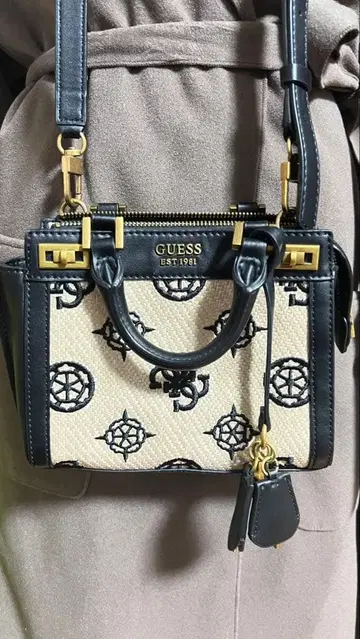guess 숄더백