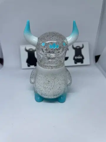 우에노소라 괴수 보 개인전 한정판 극한 소프트 비닐