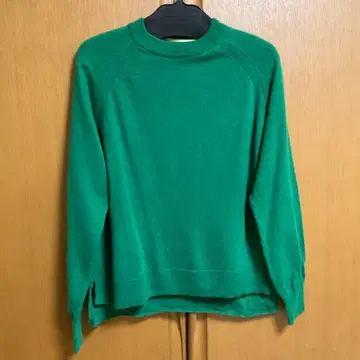 QTUME 캐시미어 100% 그린 긴팔 니트 슬릿 밑단