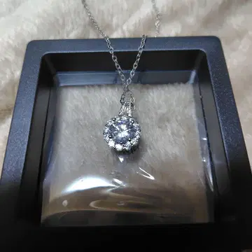 엘레강트한 라운드 컷 크리스탈 목걸이