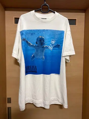 NIRVANA NEVERMIND BOOT 티셔츠