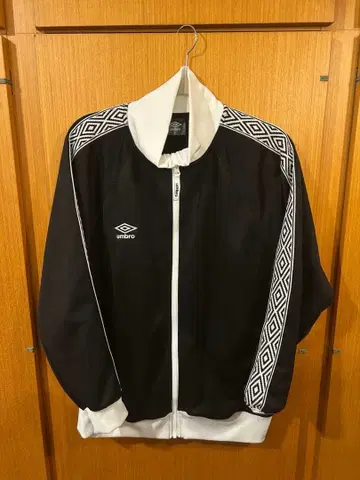 umbro 트랙 자켓