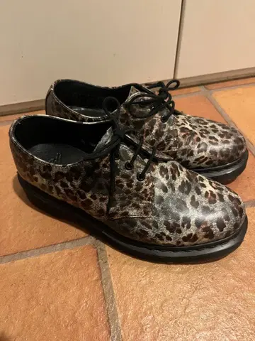 Dr.Martens 닥터마틴 레오파드 3홀 신발 가죽 신발