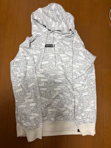 뉴발란스 그래픽 후드티