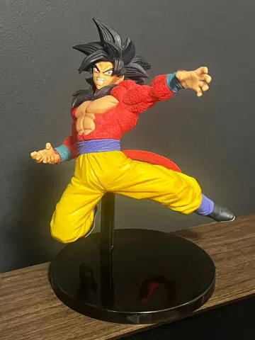 손오공 슈퍼 사이어인 4