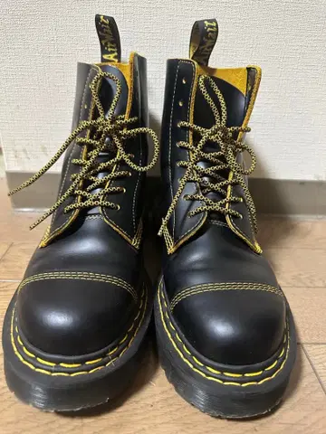 한정판 닥터마틴 60주년 기념 모델