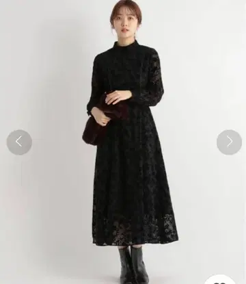 안데뮤 실루엣 플라워 원피스 블랙