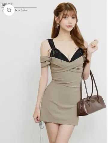 angel r 오프숄더 캬바쿠라 미니 드레스