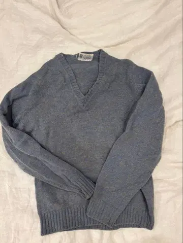 이탈리아제 V넥 니트