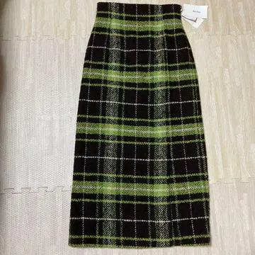 [ 미사용 새상품 ] 미라 오웬 체크 무늬 타이트 스커트 블랙 그린