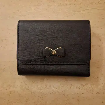 리본 포함 블랙 3단 폴더형 지갑