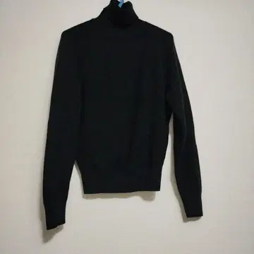 유니클로 U 터틀넥 스웨터 블랙 여성용 M 사이즈