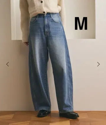 미사용 새상품 뷰티 앤 유스 커브 데님 M