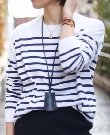 새상품급 두지엠 클라세 FF grace 크루넥 오버 풀 보더