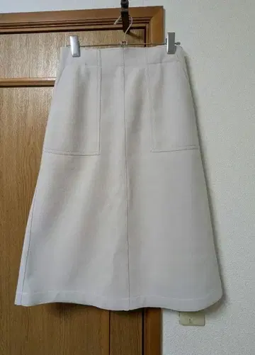 [ 새상품급 ] Ballsey 니들 저지 트라페즈 스커트