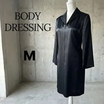 BODY DRESSING 트리아세테이트 광택 원피스 7부 소매